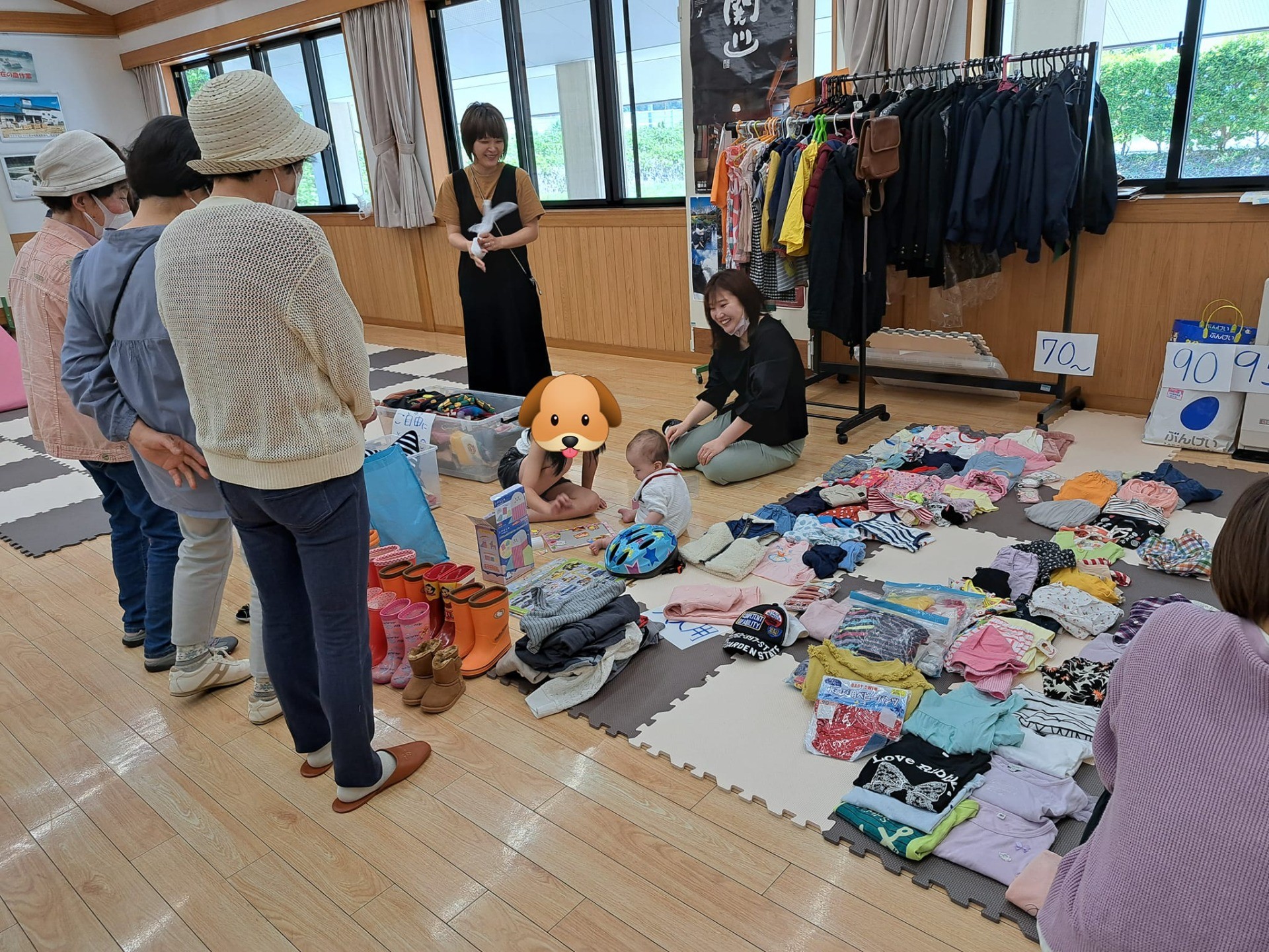 村上・いわふね地域で子育てする家庭や女性の経済的支援となりうるリユース活動を行 いました。（村上市共同募金委員会）